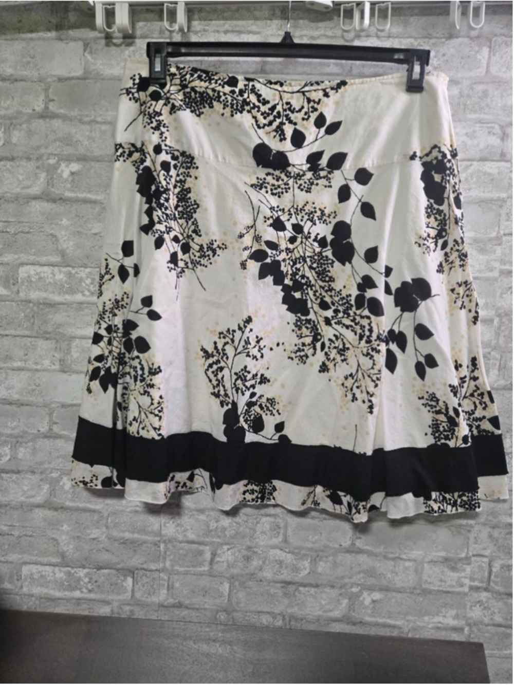 Women's Apostrophe White Black Floral A-Line Skirt XL